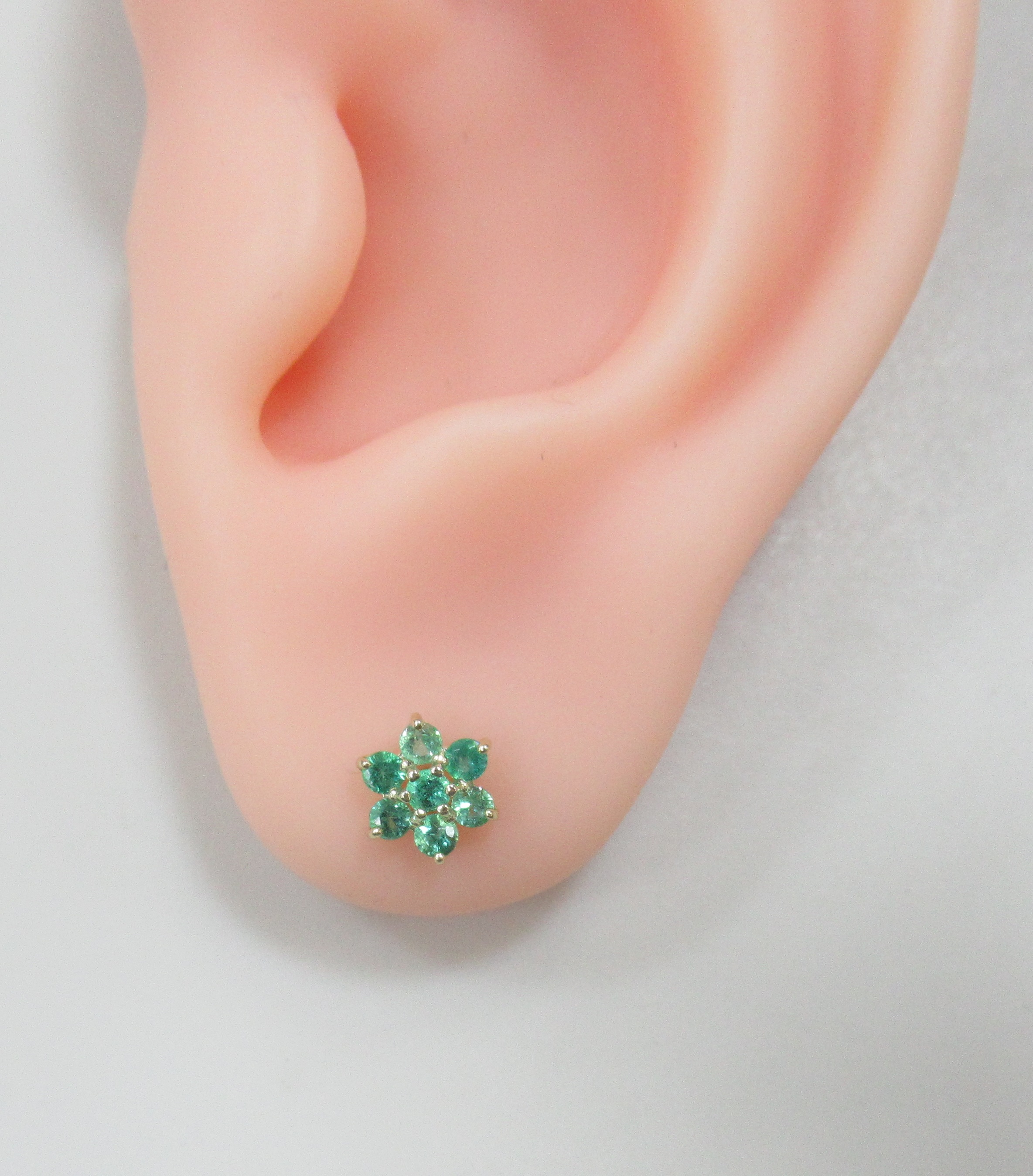 Серьги-пусеты из желтого золота с изумрудами "Цветы"